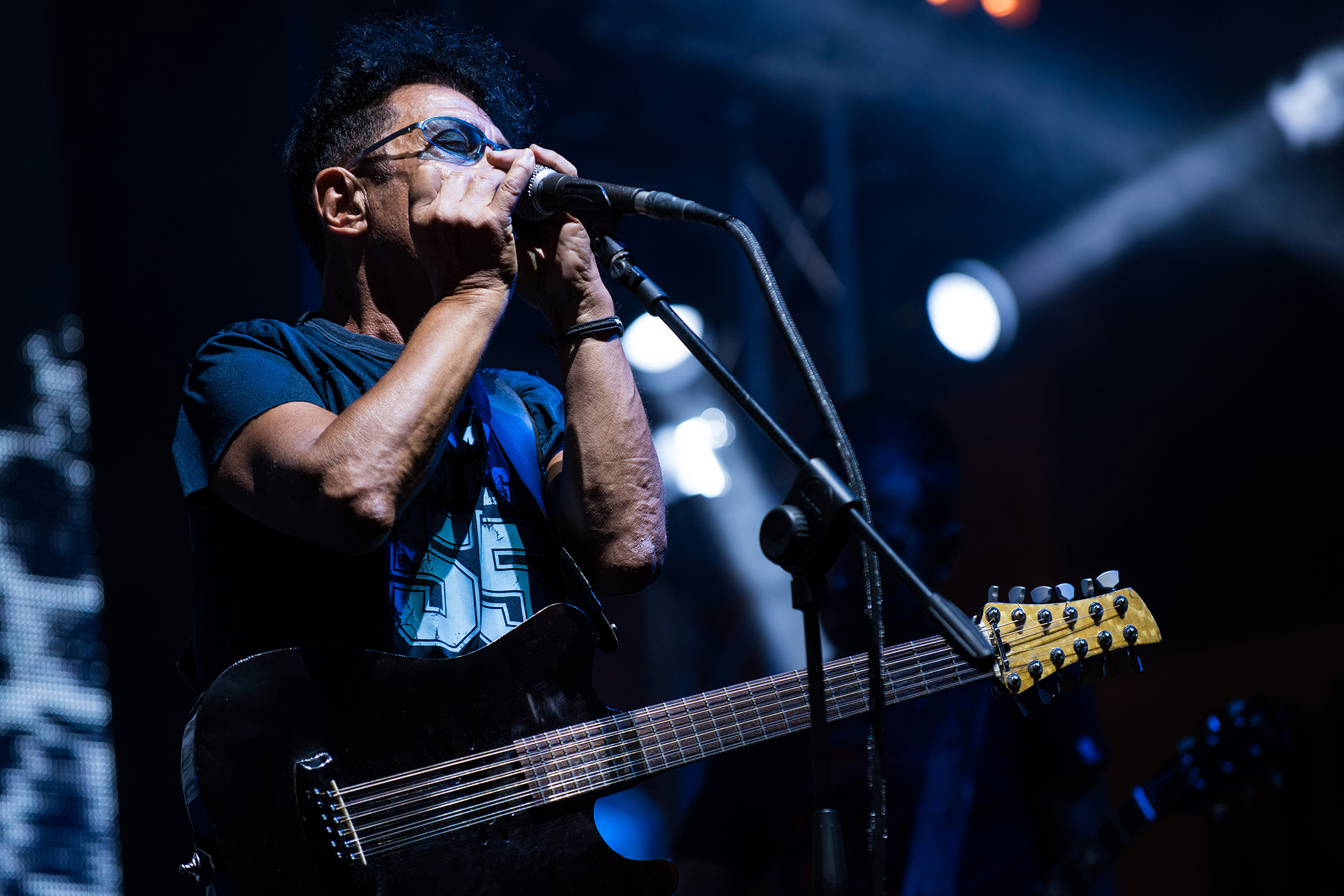 Live (5)